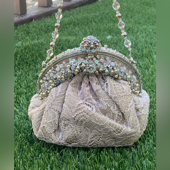 NWOT LARISA BARRERA Lace Body Hand Beaded Sequin Jewel 💎Clasp Evening Bag $1400
